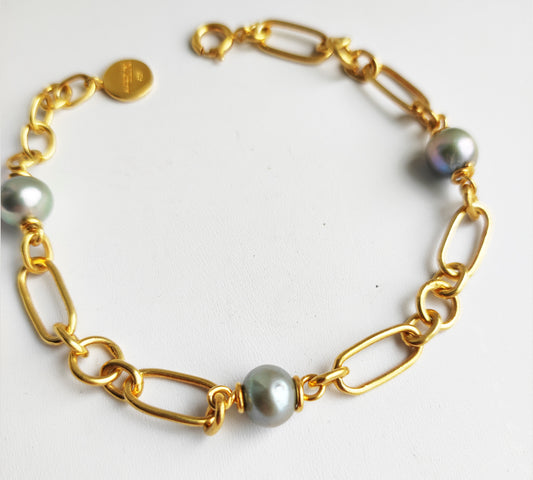 Black Pearl Gold Chain Bracelet